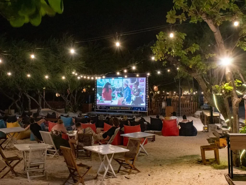 spot nonton film di open-air cinema gili trawangan